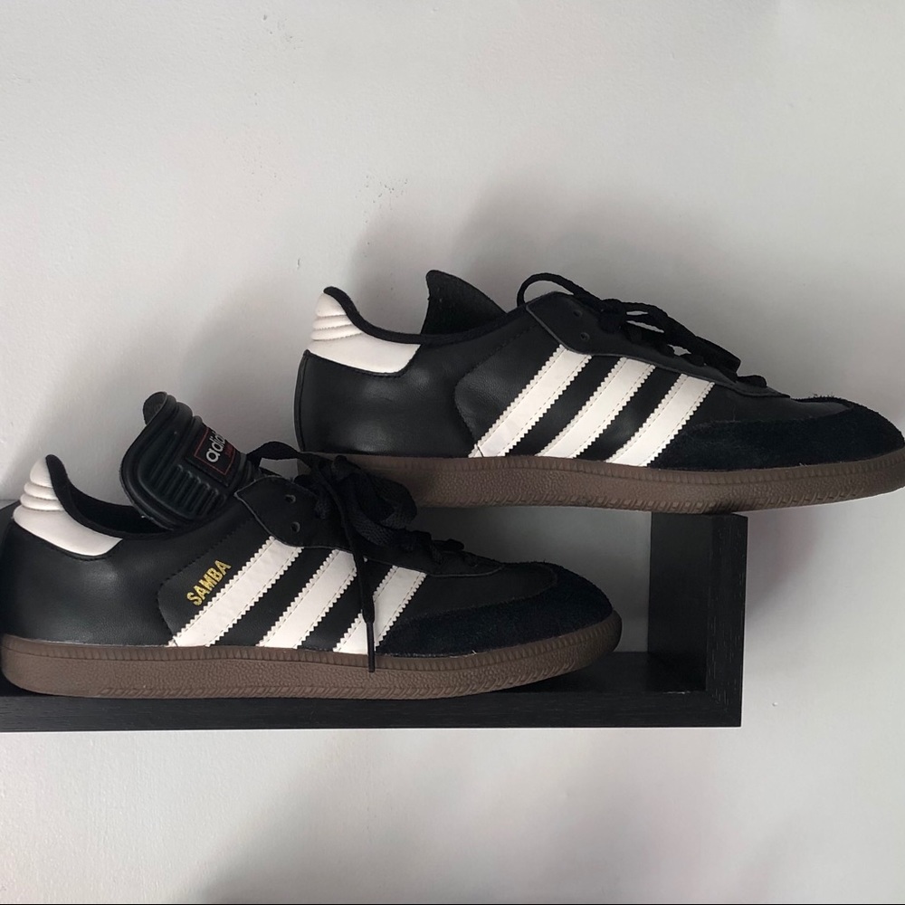 Adidas Samba Classic sneaker mens 6.5 / womens 8.5